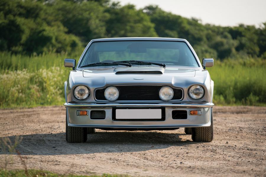  Aston Martin V8 (Series II) 1972 года  (UK) (фото 7 из 12)